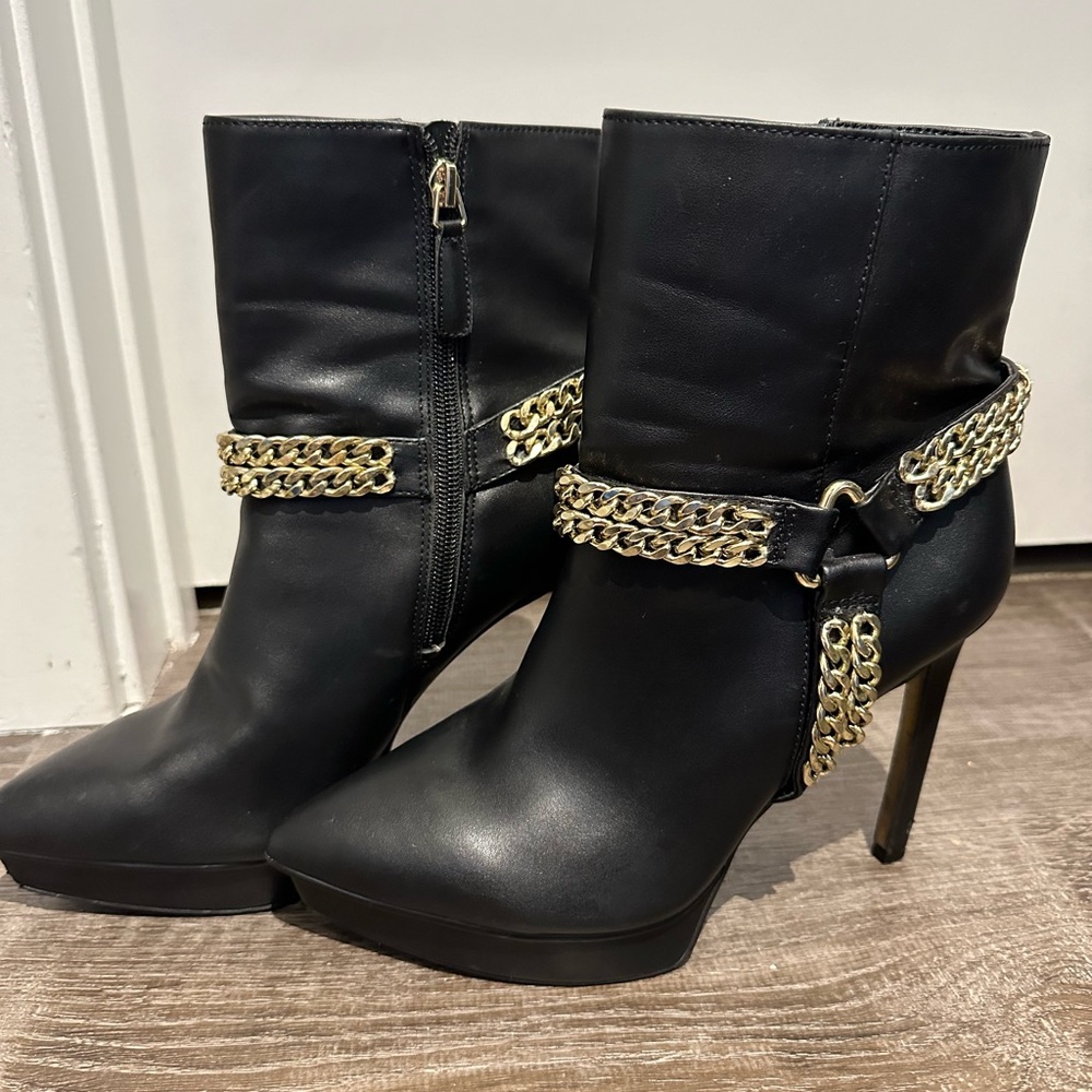 JLO Black Womens Ankle Boots